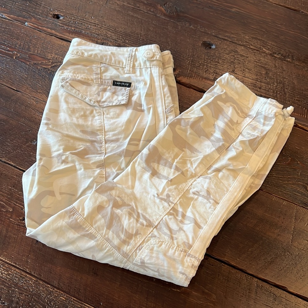 Sanctuary size 27 crop camo cargo pants many pockets & details, excellent cond